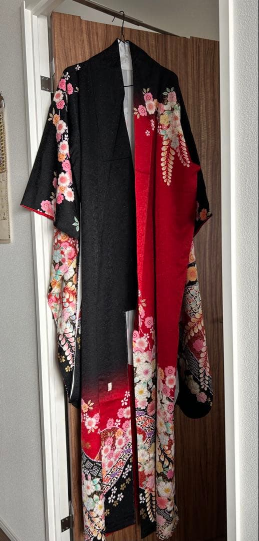 値段交渉OK！ 振袖 赤黒花柄 着物セット