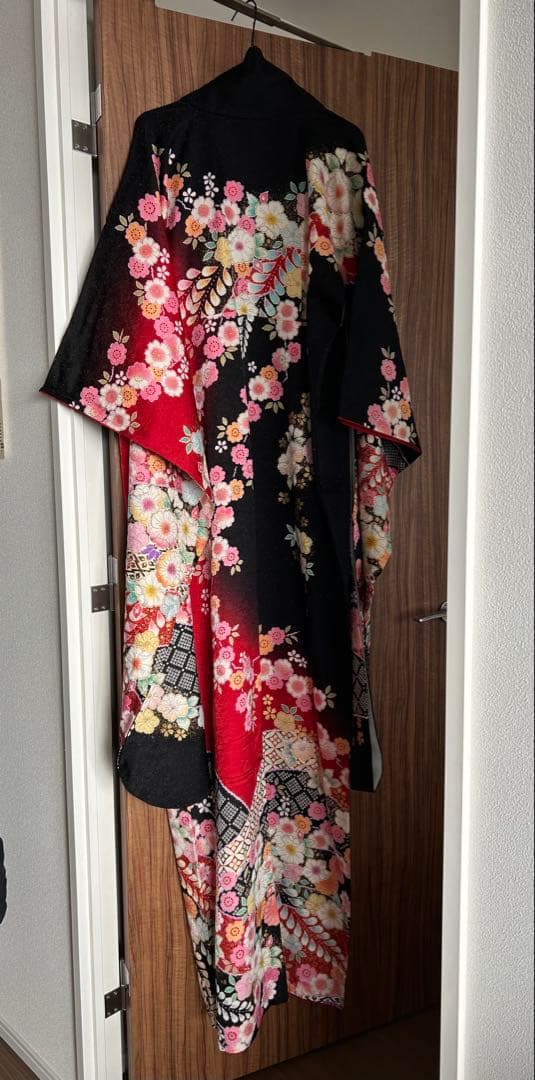値段交渉OK！ 振袖 赤黒花柄 着物セット