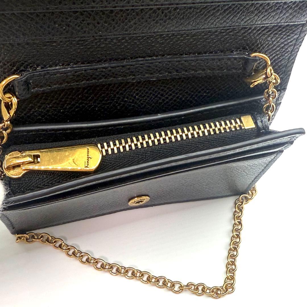 フェラガモ チェーンウォレット ガンチーニ ブラック