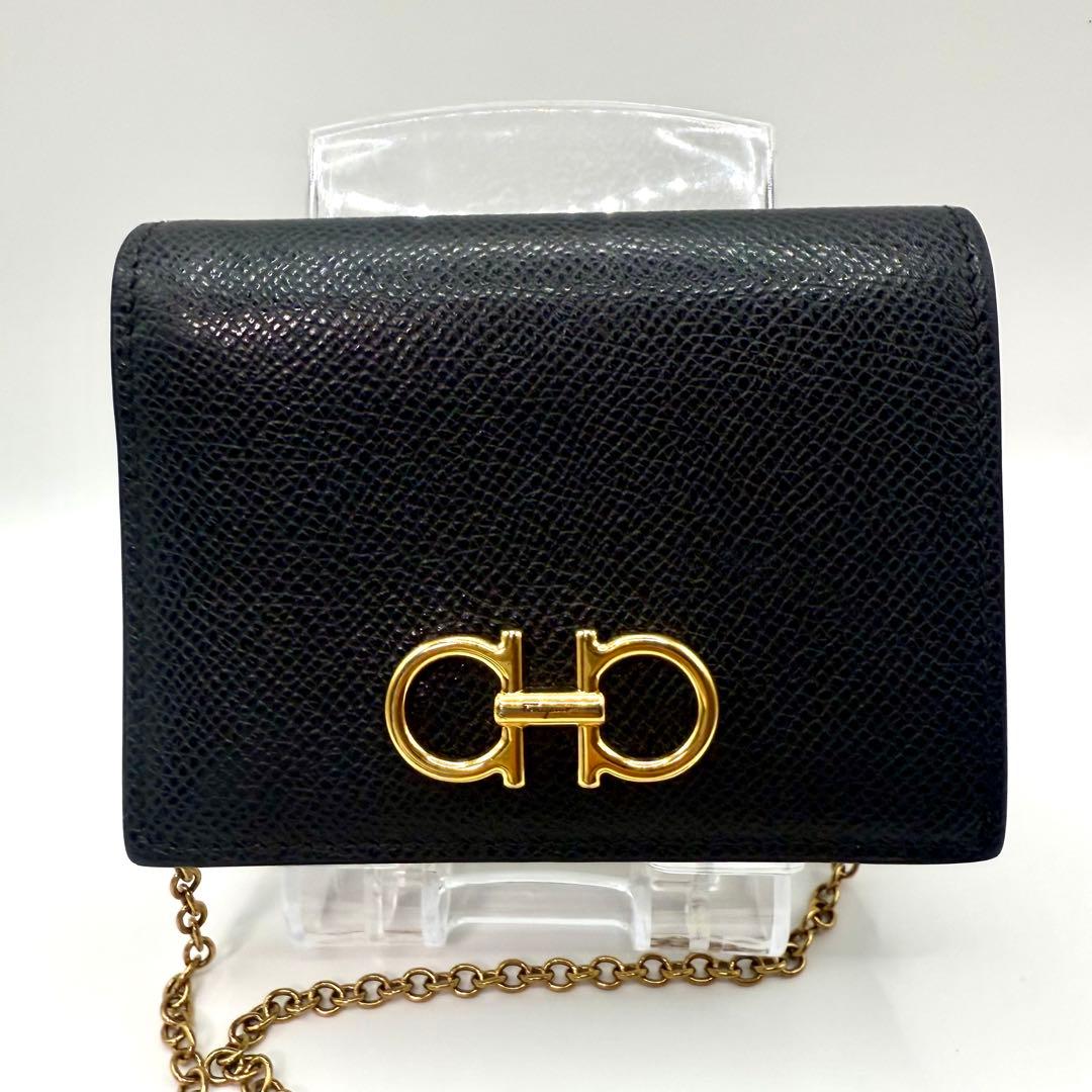 フェラガモ チェーンウォレット ガンチーニ ブラック