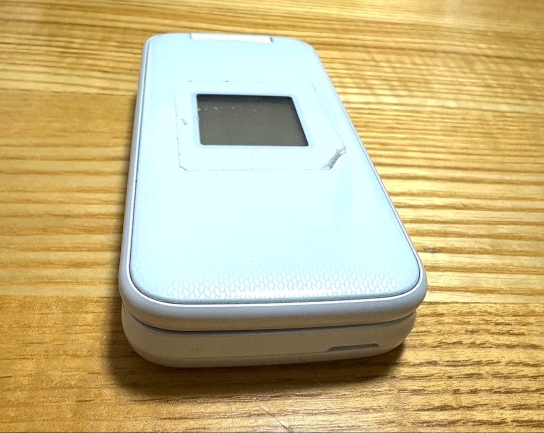 docomo F-01Mホワイト 折りたたみ式