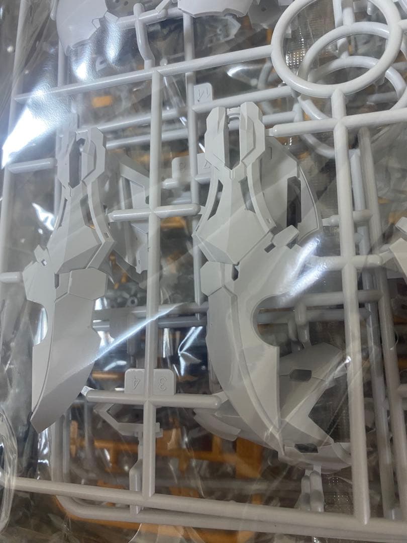 1/100 狼王　バルバトスルプスレクス　ダイキャスト付き　プラモデル