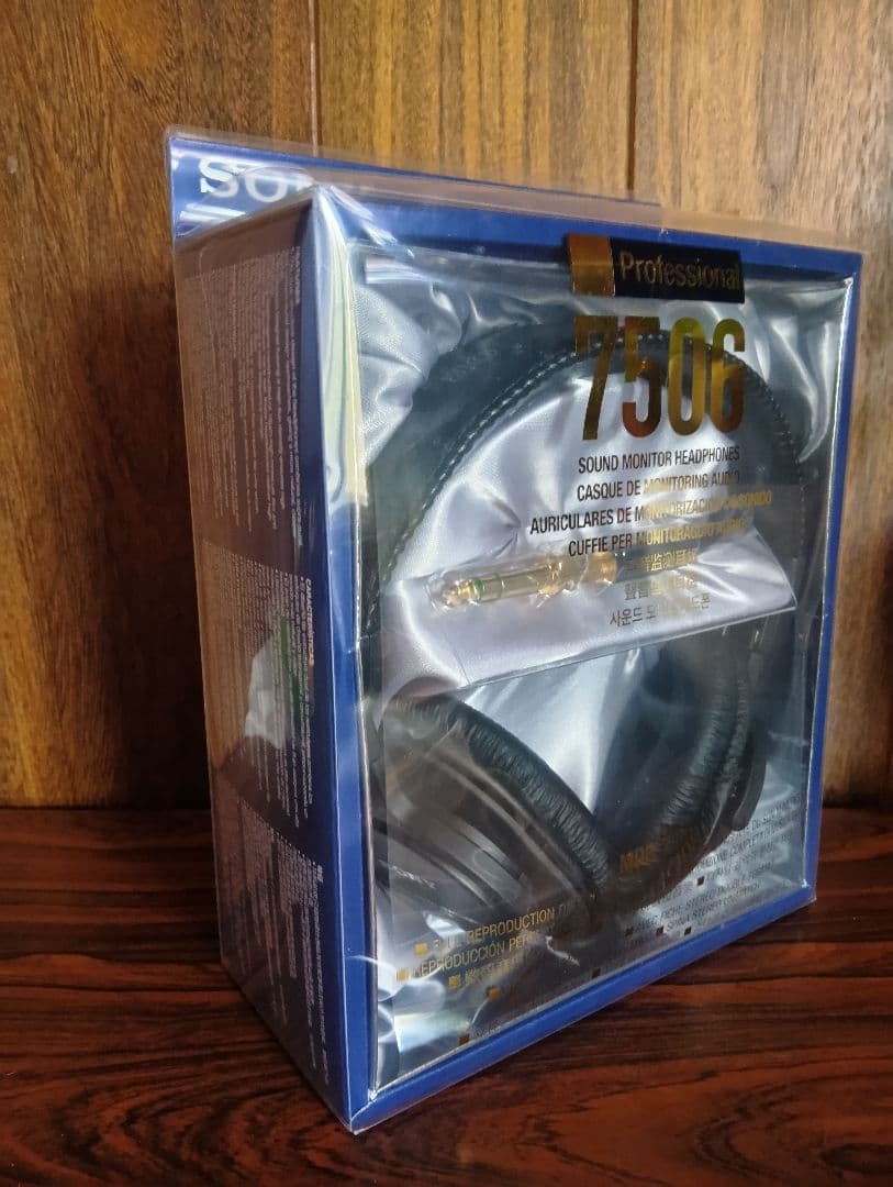 n*3様 SONY ヘッドホン　Professional　MDR7506