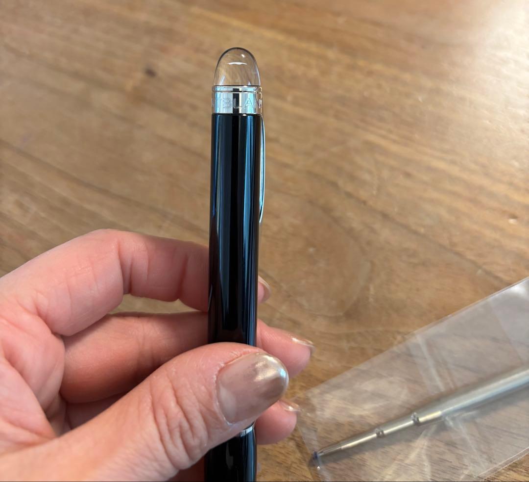 Montblanc モンブラン　ボールペン 黒 替え芯付き