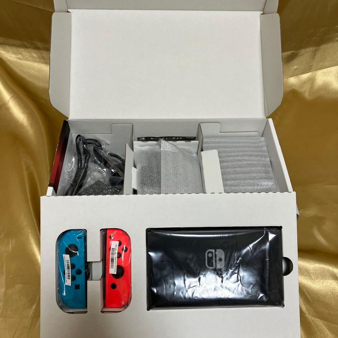 匿名配送　Nintendo Switch 本体　付属品完備