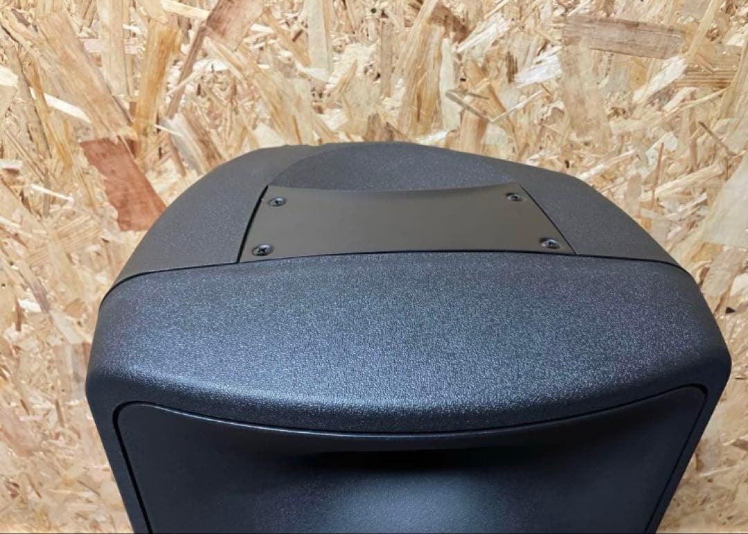 美品　Mackie (マッキー) C-200 PAスピーカー　②