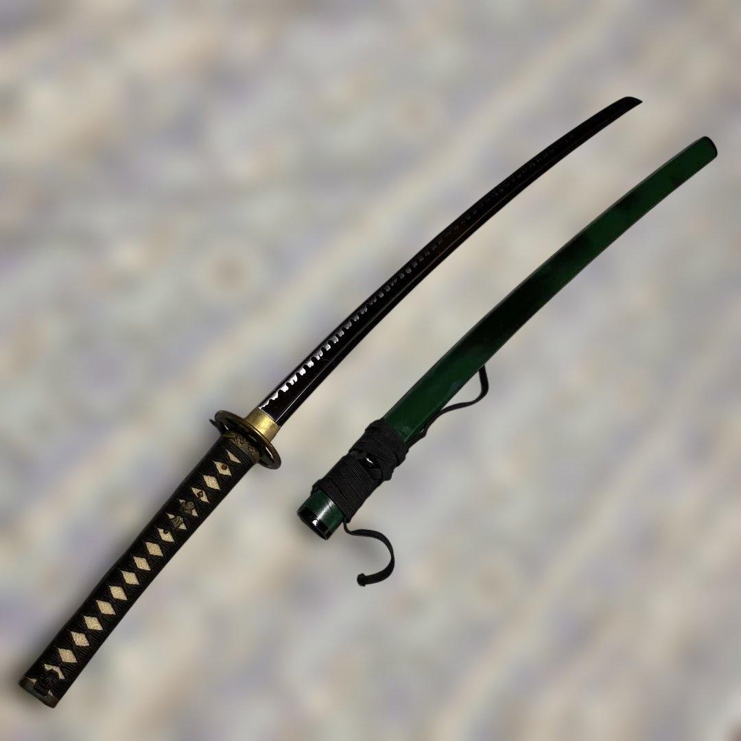 上級居合大刀 黒柄 十字透し丸鍔 緑暈し呂鞘