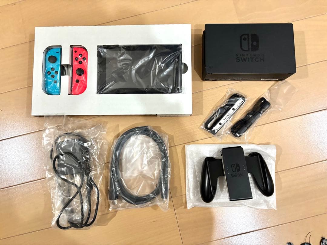 Nintendo Switch 本体 レッド ブルー ジョイコン