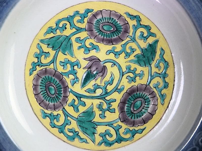 古伊万里　墨弾に雲龍　色絵　花に唐草の図　６寸皿　B130AS-DBc