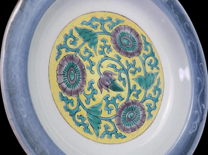 古伊万里　墨弾に雲龍　色絵　花に唐草の図　６寸皿　B130AS-DBc