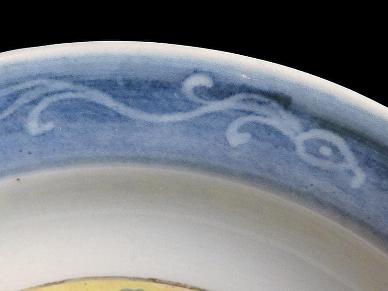 古伊万里　墨弾に雲龍　色絵　花に唐草の図　６寸皿　B130AS-DBc