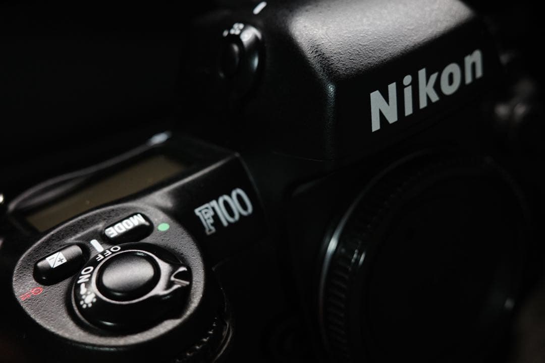 Nikon F100 フィルム一眼レフカメラ バッテリーグリップ付き