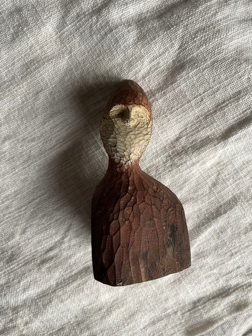 クロヌマタカトシ 木彫人物像