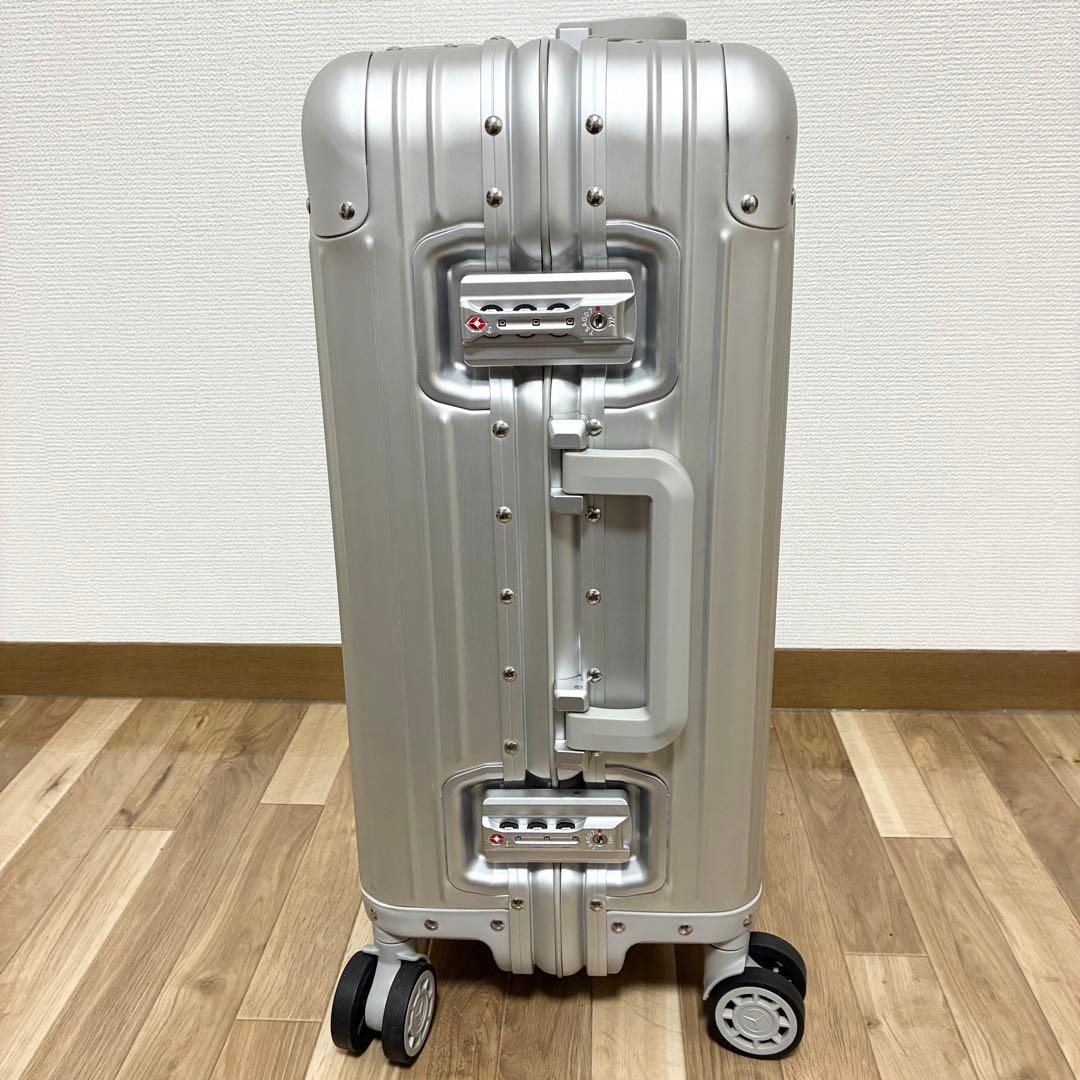 新品未使用　キャリーケース　メルセデスベンツ　カバー付