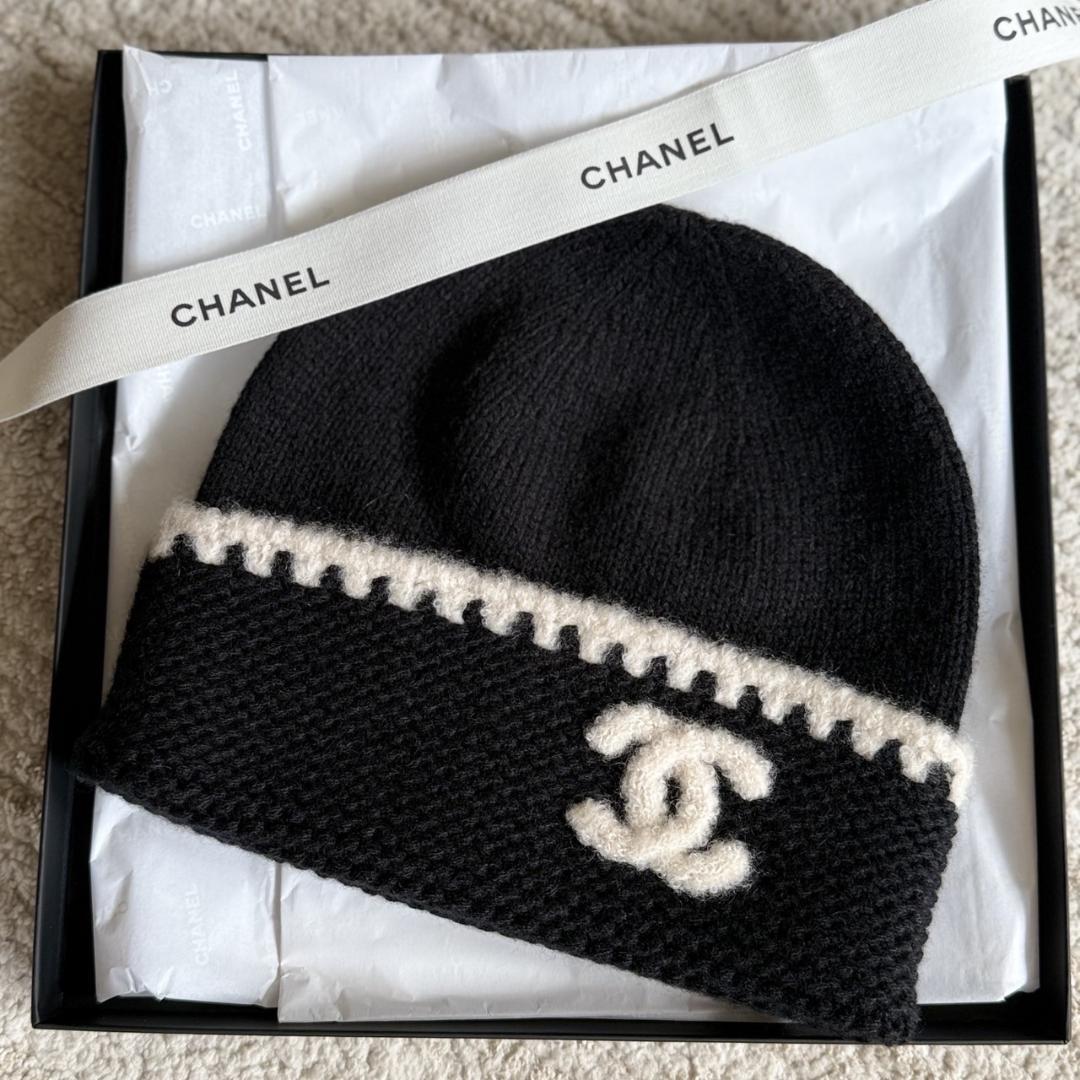 ❤︎　CHANEL ロゴ入りニット帽 ブラック 人気完売商品