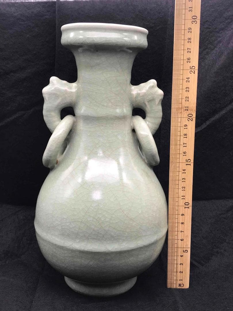 中国古玩　元時代　青磁　龍泉窯双耳瓶　旧家コレクション　蔵出し(A-35)