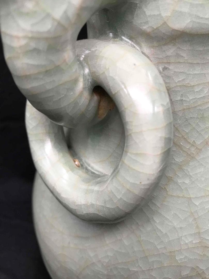 中国古玩　元時代　青磁　龍泉窯双耳瓶　旧家コレクション　蔵出し(A-35)