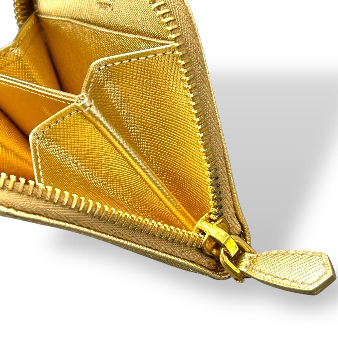 【大人気】PRADA　プラダ　レザーウォレット ゴールド系 ケース　美品