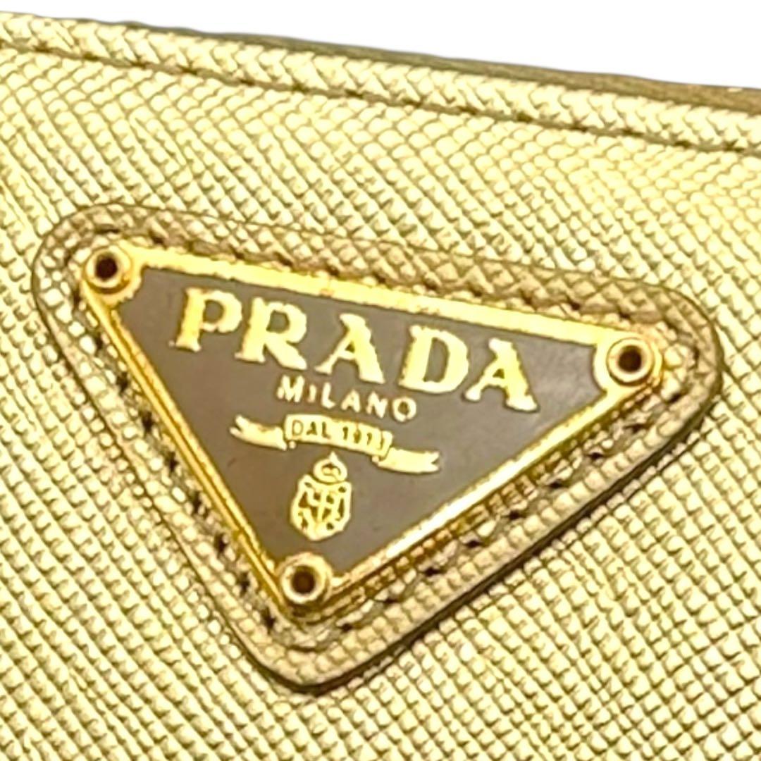 【大人気】PRADA　プラダ　レザーウォレット ゴールド系 ケース　美品