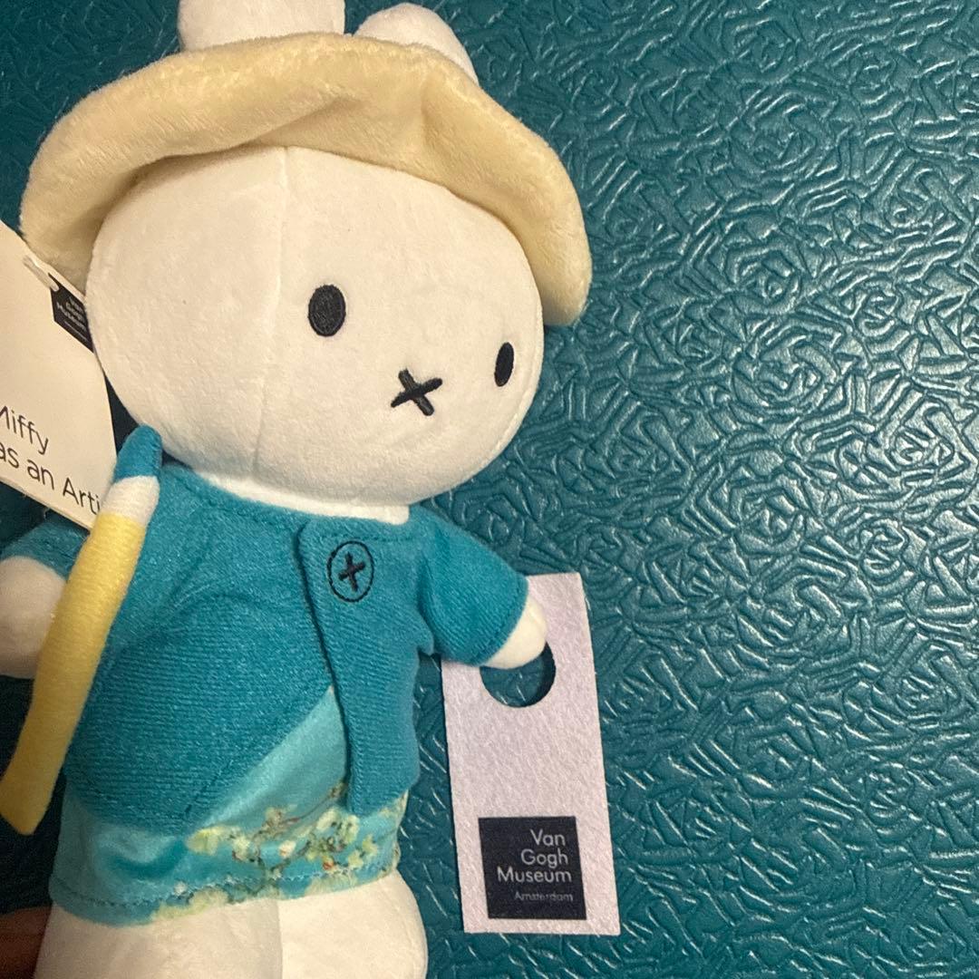 【日本未発売／ゴッホ美術館限定】ミッフィー ぬいぐるみ