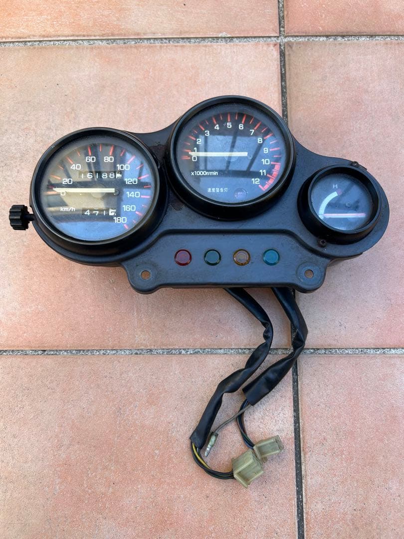 y*y様 ヤマハ　RZR250 RZ250R 純正メーター　半年前まで使っていま