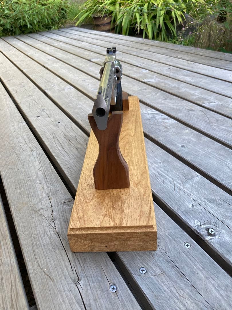 Taurus Raging Bull マルシン製のGun Standガンスタンド