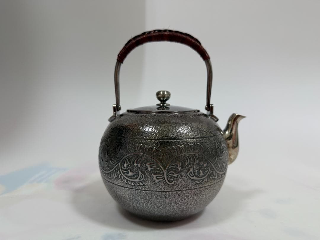 純銀製 唐草紋 鎚目 湯沸 銀瓶 煎茶道具