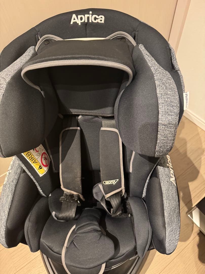 Apricaフラディア グロウ ISOFIX ブラックストーン チャイルドシート