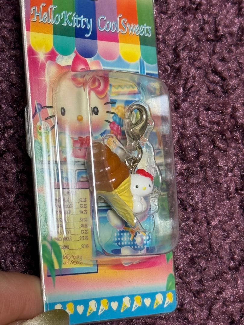 ハローキティ キーホルダー　ファスナーマスコット　原宿　スウィーツ　ソフト