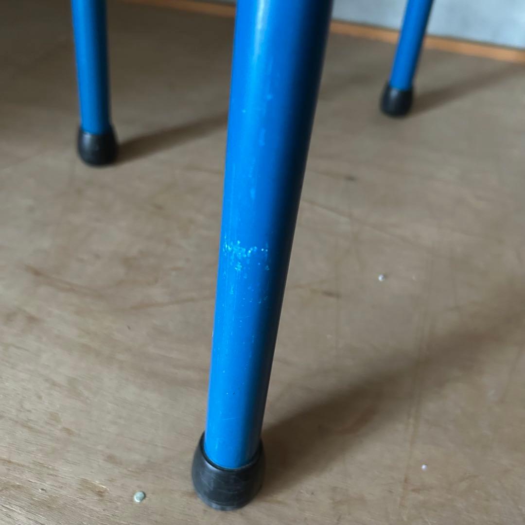 アイアンのスツール 青