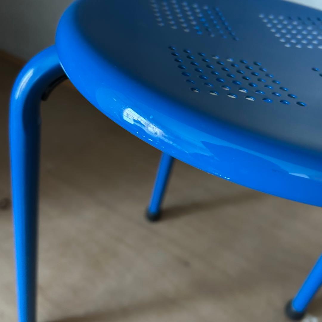 アイアンのスツール 青
