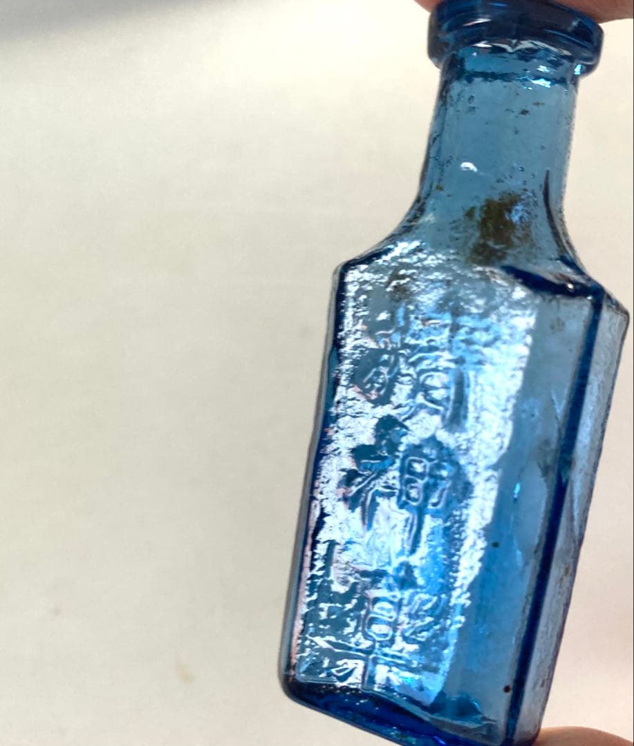 アンティーク　瓶　蚤の市　戦前