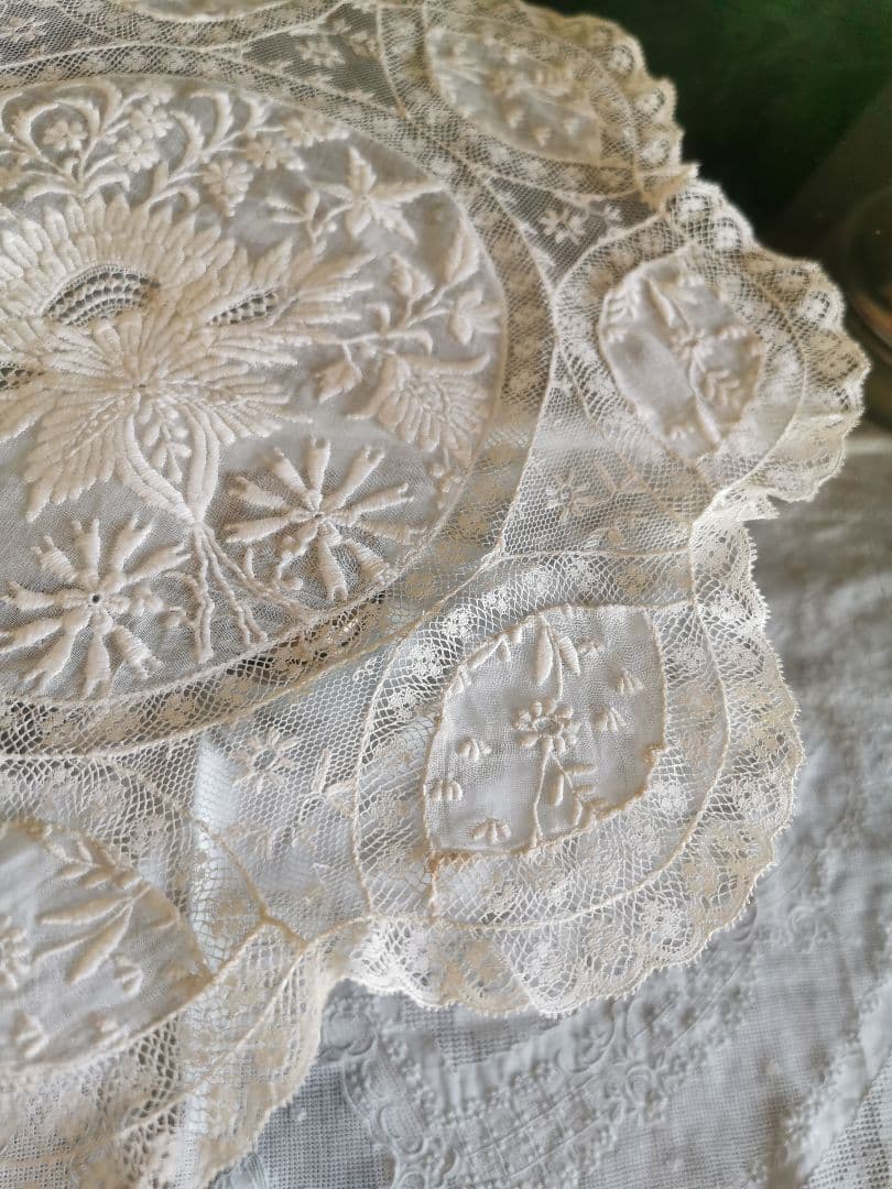 アンティークフランス ノルマンディーレース 花型ドイリー アイリッシュリネン風