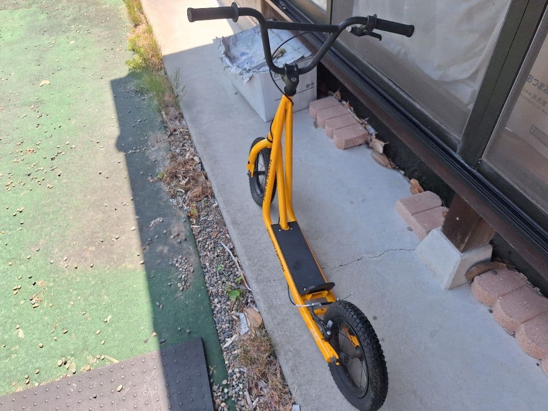 マンウィズ プレミアム バギーキックボード イエロー