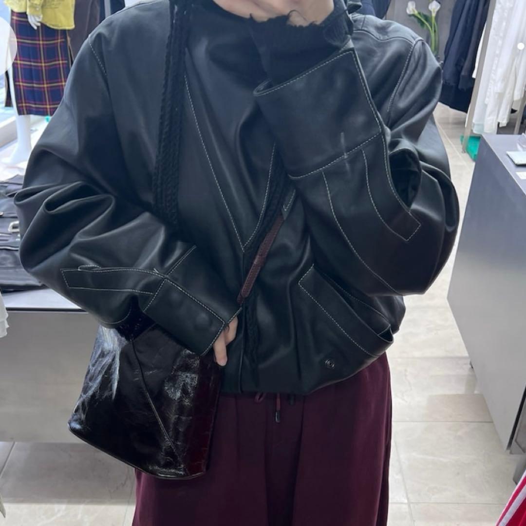 vejas レザー　スカーフ付き　ジャケット