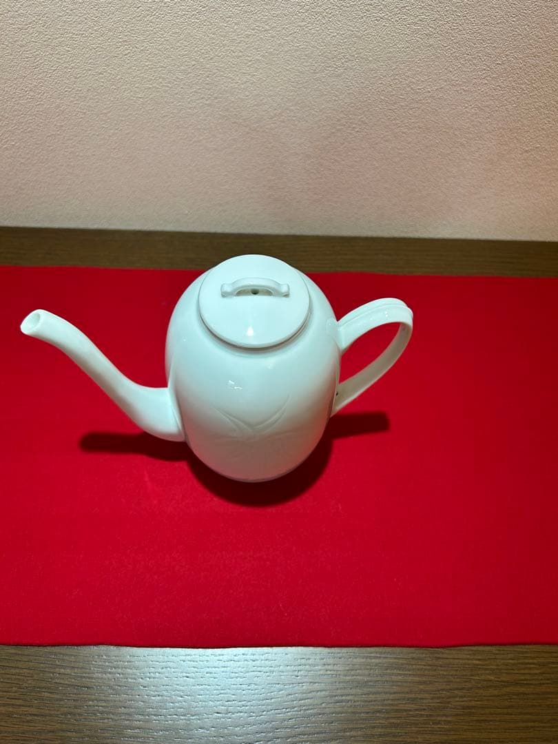 井上萬二作　白磁彫文手付　水指