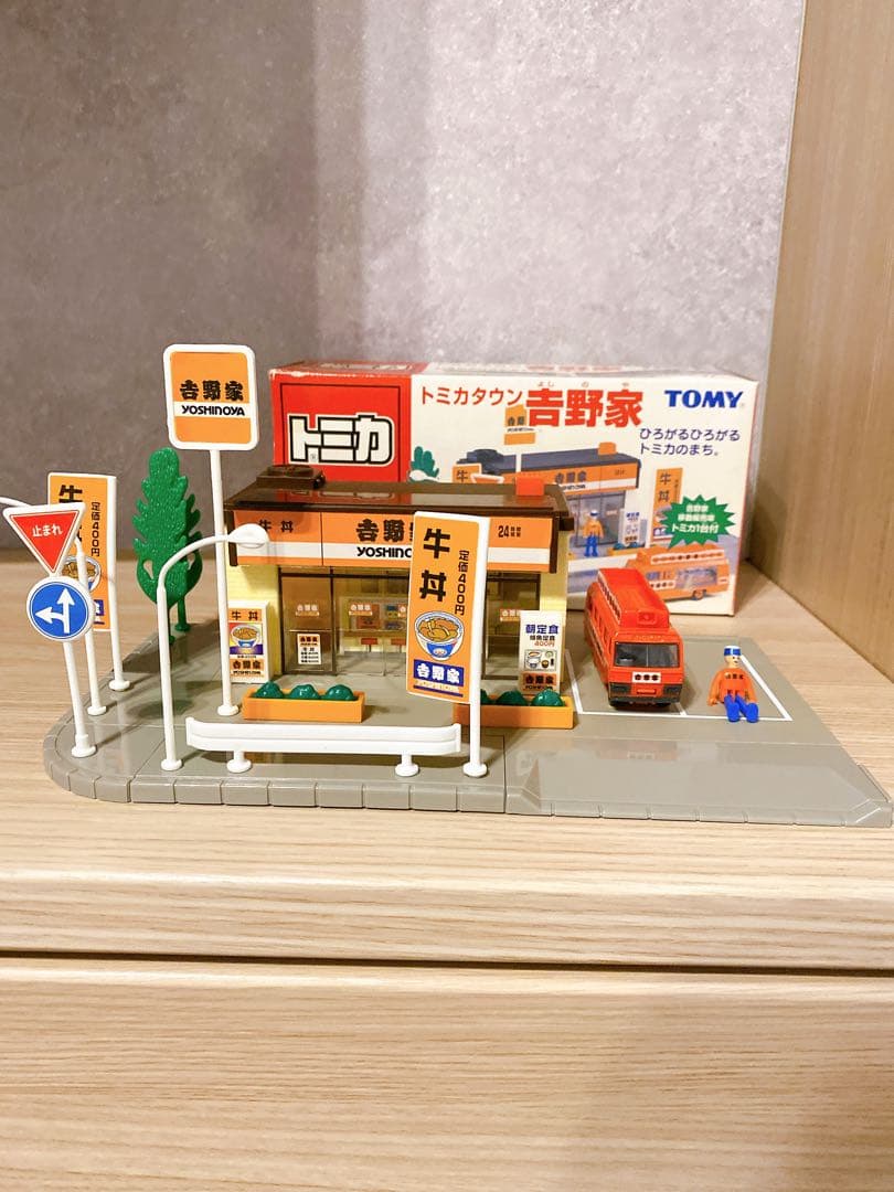 【廃盤品】トミカタウン　吉野家　ミスタードーナツ