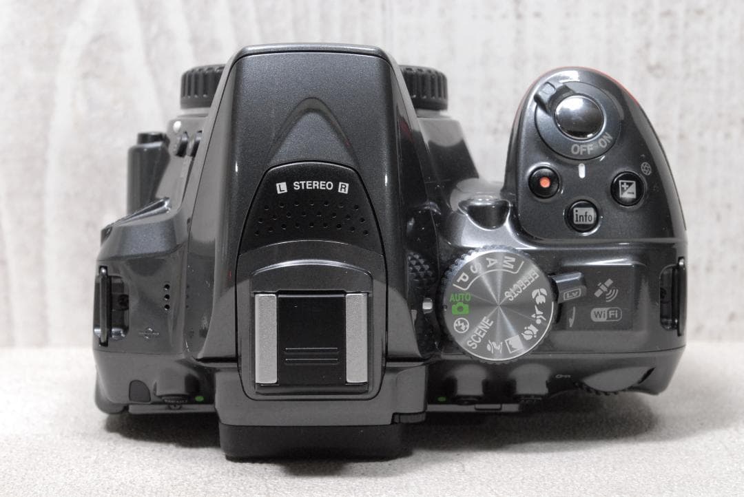 ✨美品✨ Nikon D5300 ショット数1405回 Wi-Fi搭載 グレー