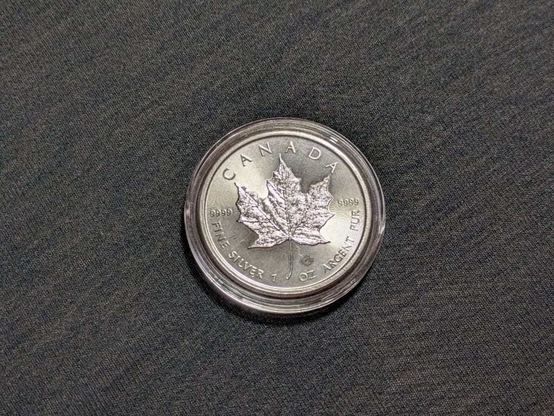 カナダメープルリーフ銀貨　5ドル銀貨　チャールズ3世　純銀　高騰