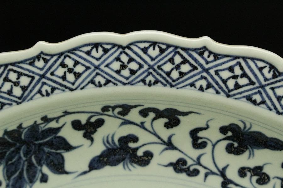 中国美術 青花蓮花紋皿 φ47cm 故宮博物院(ZE472)