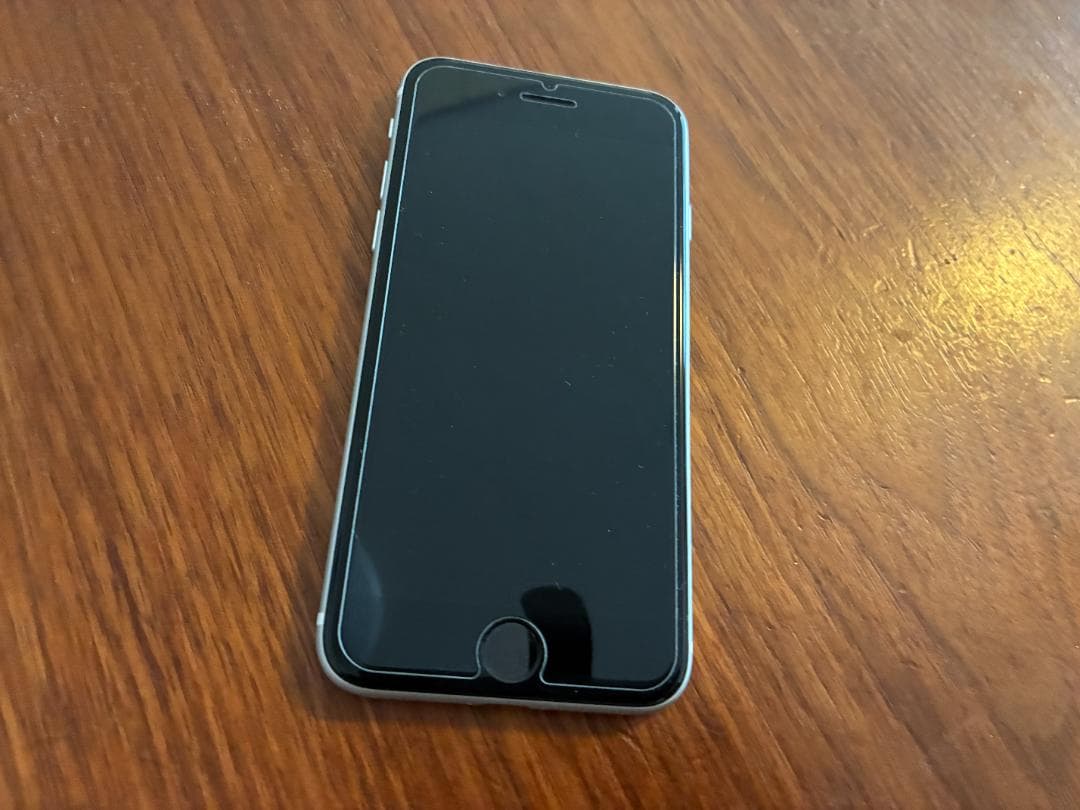 Apple iPhone SE2 128GB ホワイト バッテリ−100％