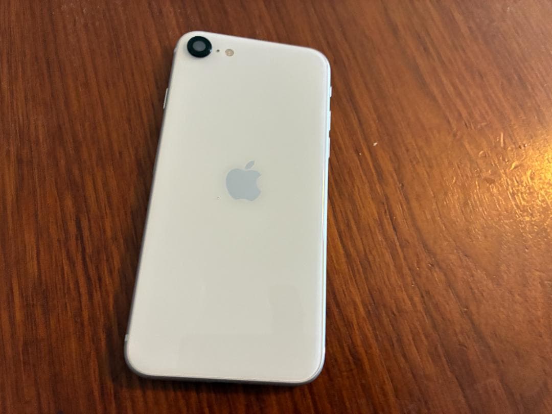 Apple iPhone SE2 128GB ホワイト バッテリ−100％