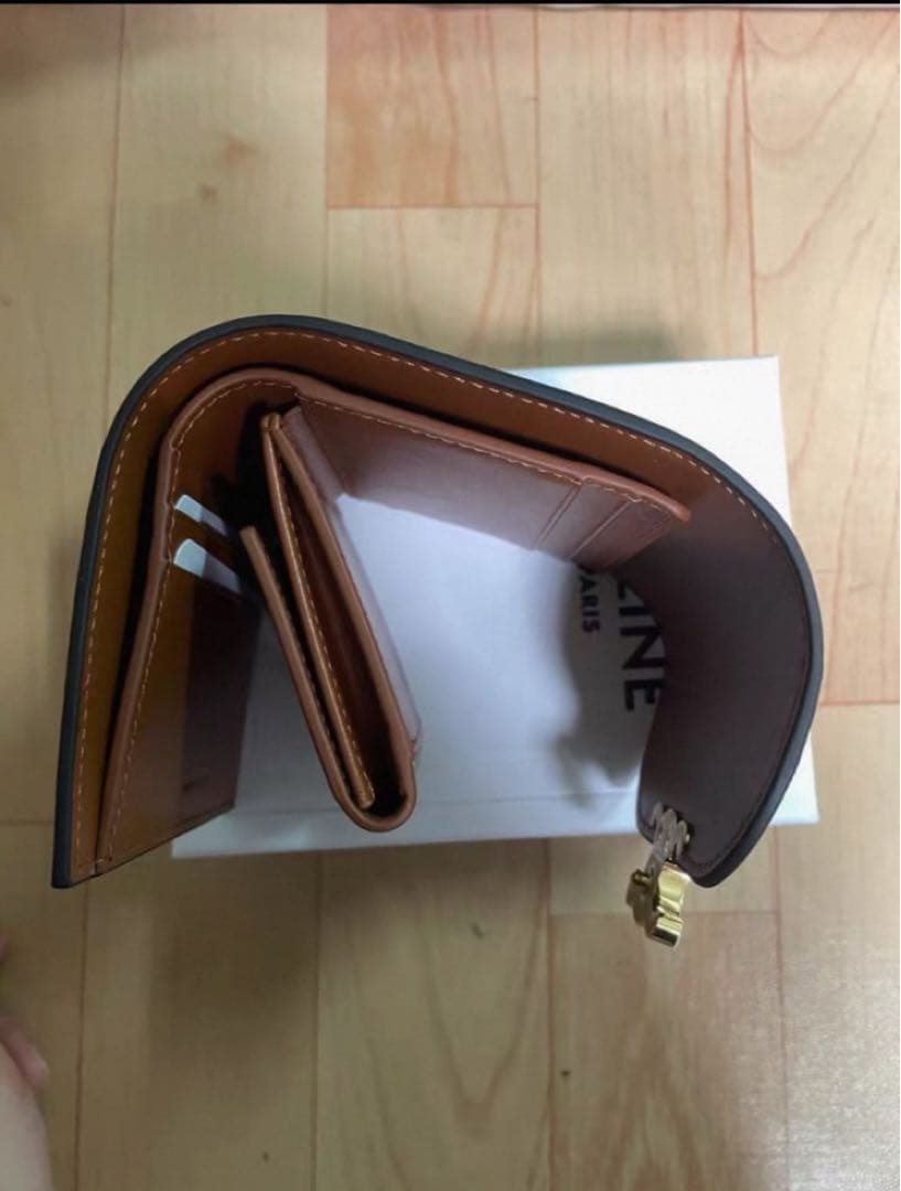 ブラウンレザー 三つ折り財布 ゴールド金具