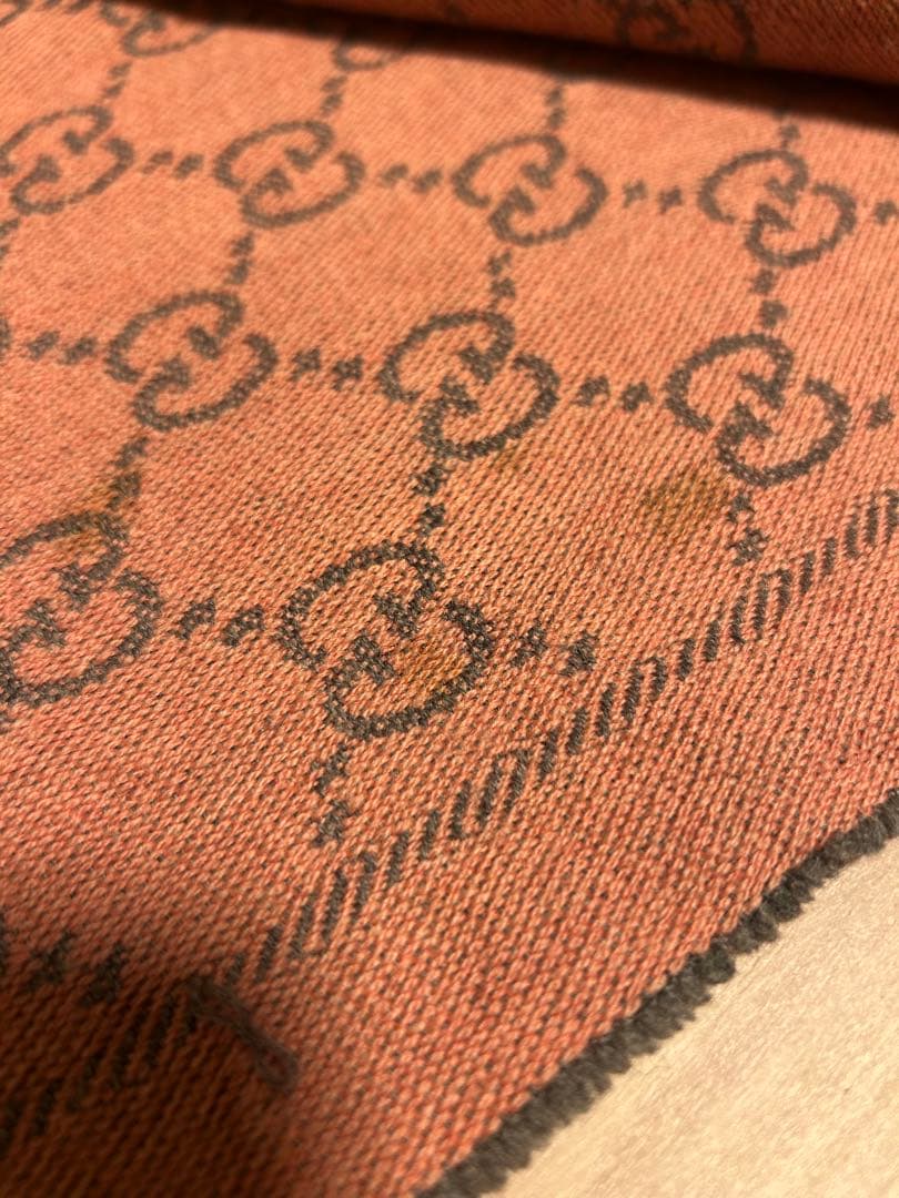 GUCCI マフラー　ストール　クリーニング済み