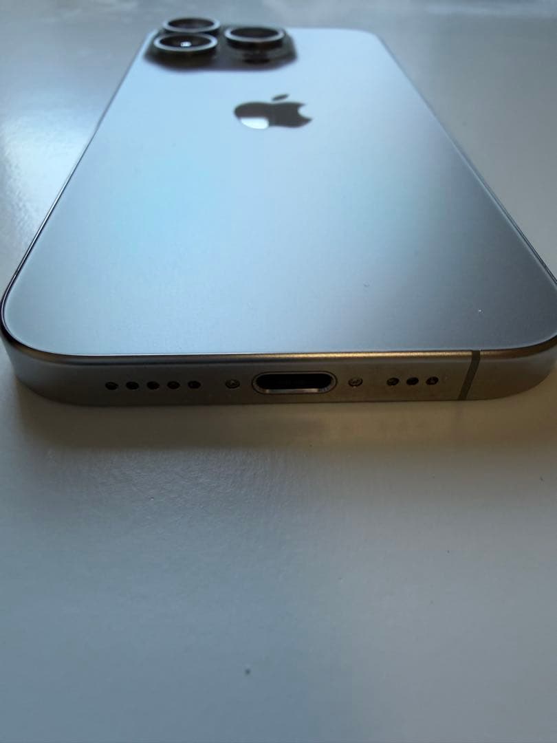 Apple iPhone 15 Pro ナチュラルチタニウム 256GB