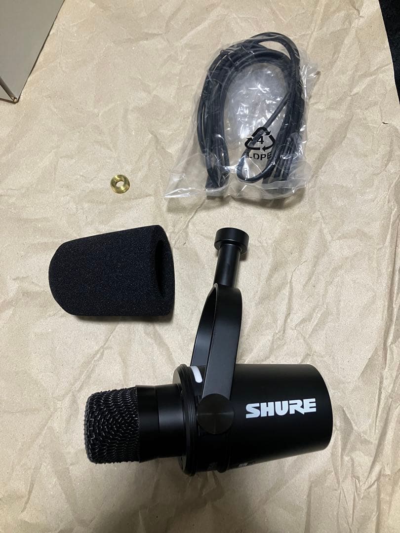 SHURE MV7+ ポッドキャストマイク
