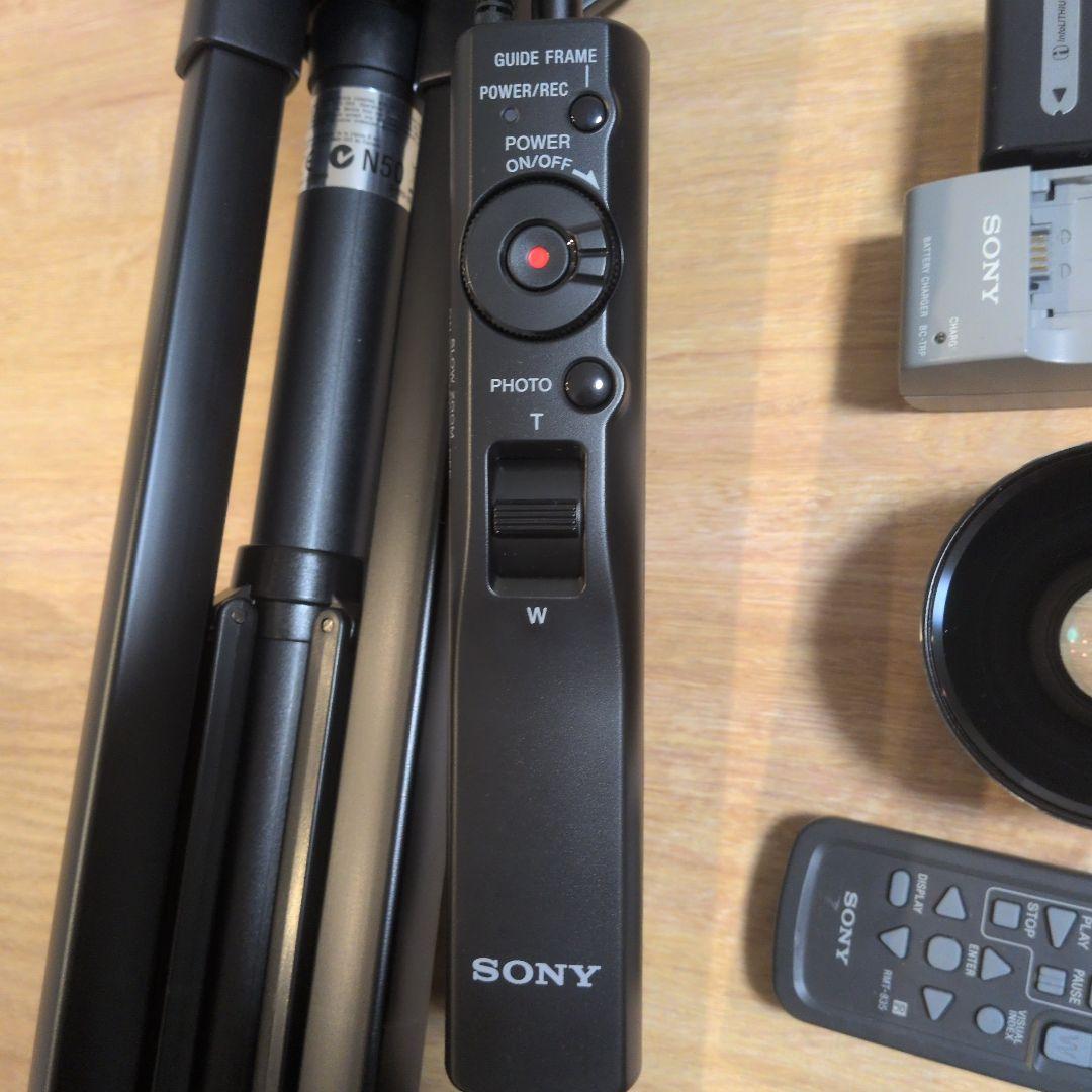 Sony Handycam HDR-CX500 本体 ワイドレンズ 三脚
