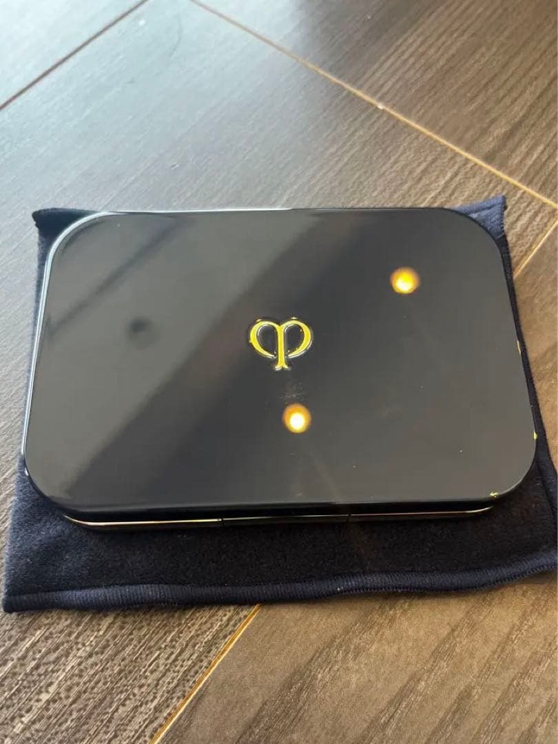 クレドポーボーテタンプードルエクラ II オークル10 ケースブラシ付き