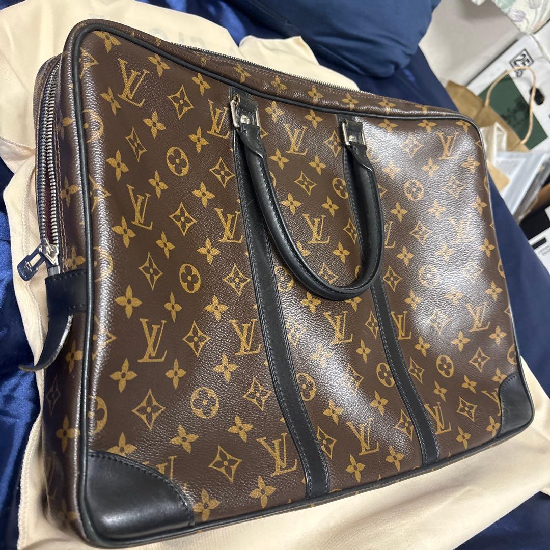 ルイヴィトン／モノグラム ポルト ドキュマン・ヴ　オワヤージュ