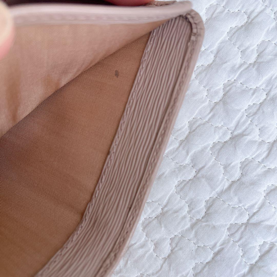 PRADA ベージュレザー 二つ折り財布　トライアングル　サフィアーノ